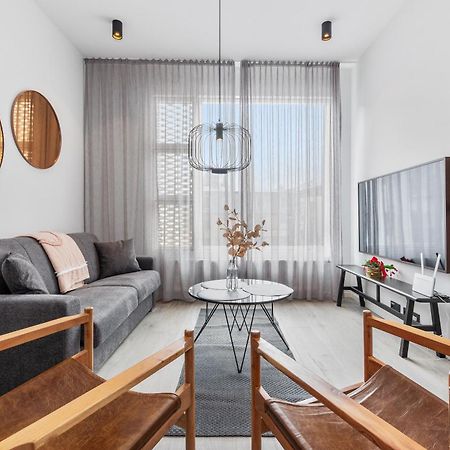 Vibrant Hafnatorg I Spacious Property With Expansive Garage Ρέυκιαβικ Εξωτερικό φωτογραφία