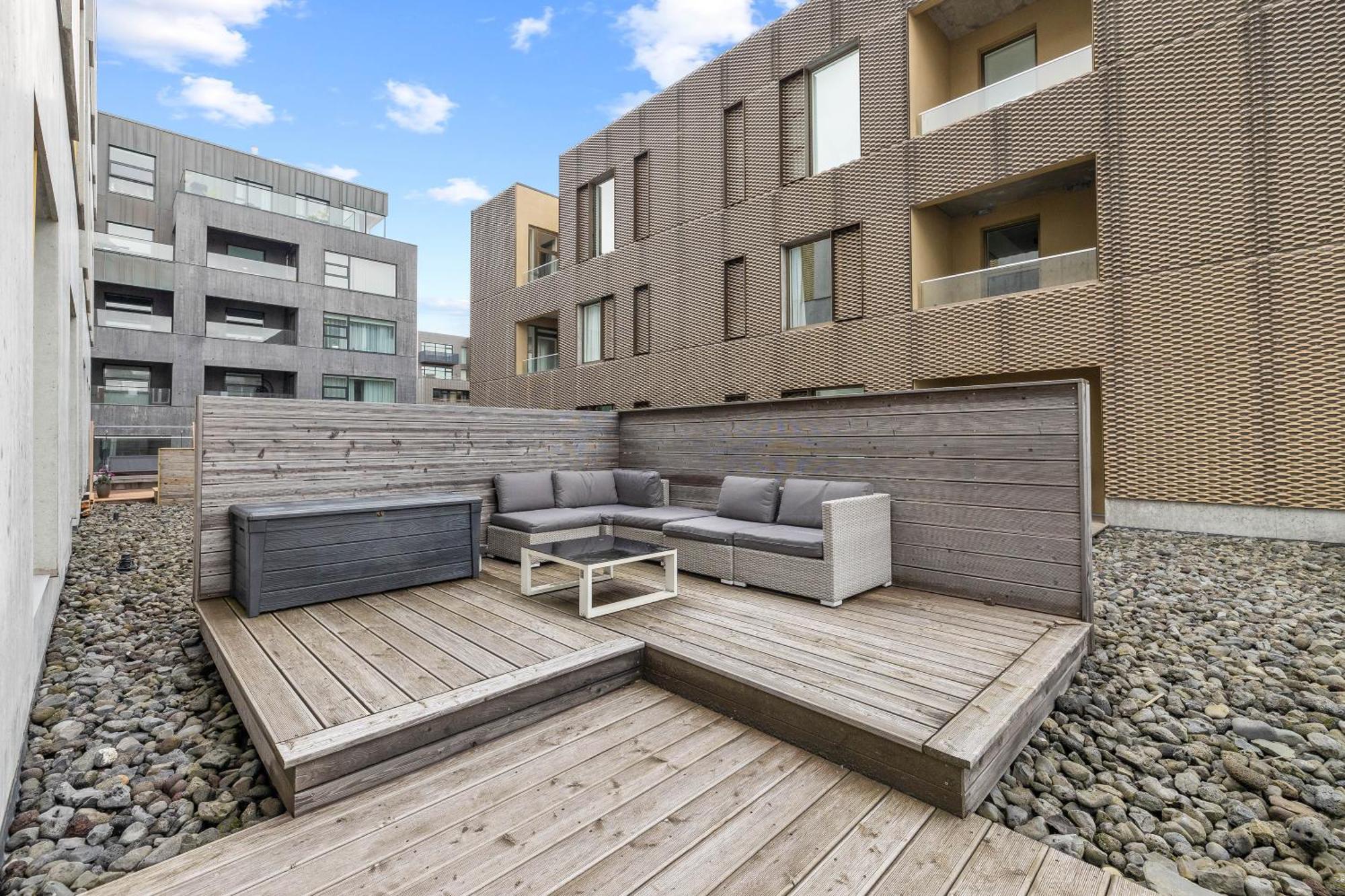 Vibrant Hafnatorg I Spacious Property With Expansive Garage Ρέυκιαβικ Εξωτερικό φωτογραφία