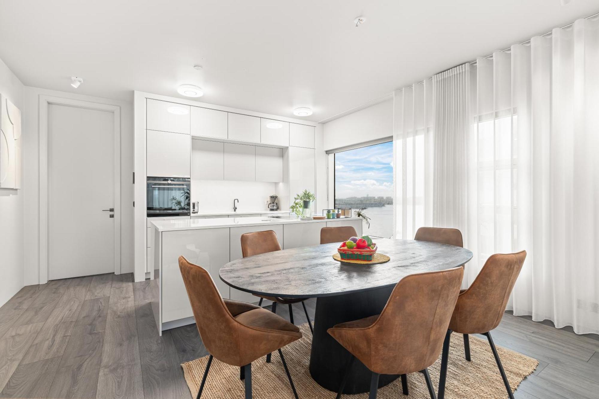 Vibrant Hafnatorg I Spacious Property With Expansive Garage Ρέυκιαβικ Εξωτερικό φωτογραφία