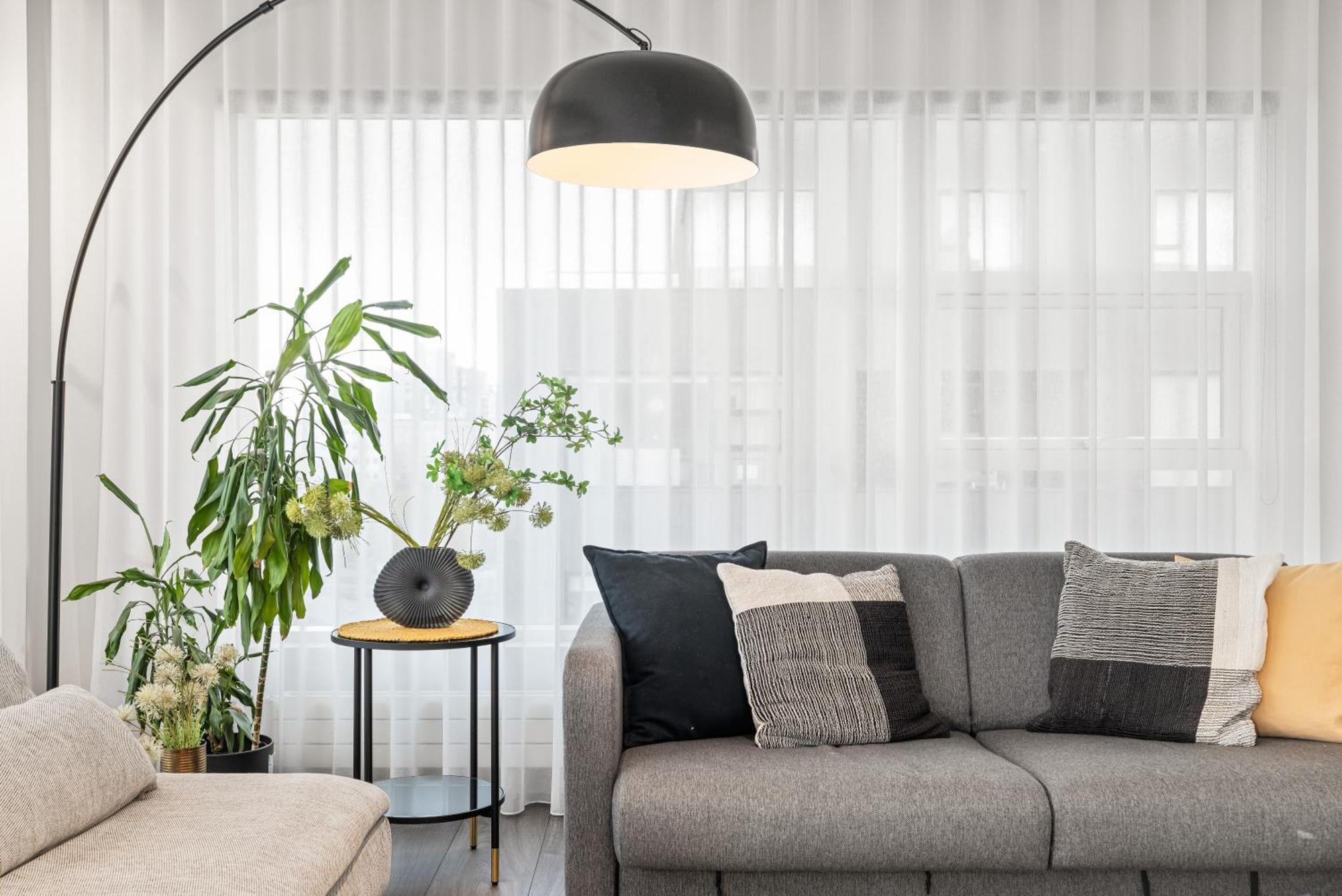Vibrant Hafnatorg I Spacious Property With Expansive Garage Ρέυκιαβικ Εξωτερικό φωτογραφία